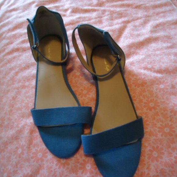 American Eagle NEW floral sandal w/ankle strap ladies sz 9 or girls 6 - Picture 2 of 7